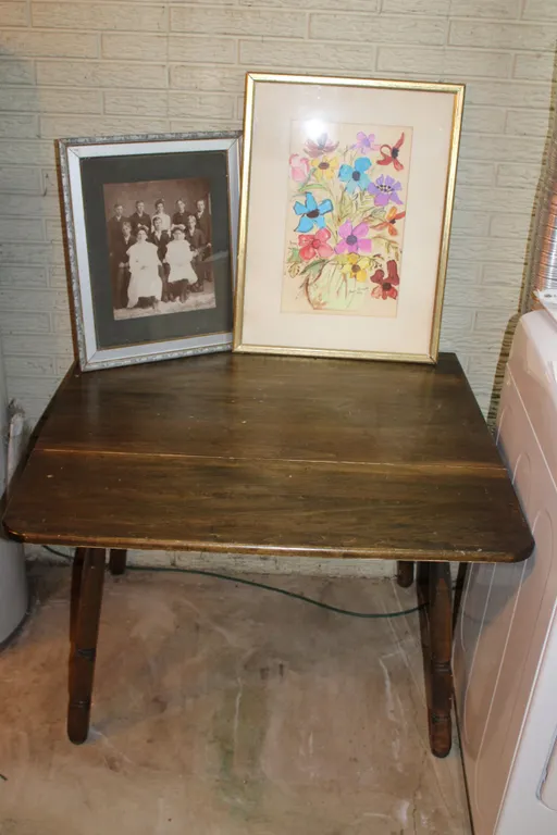 Table & Wall Art