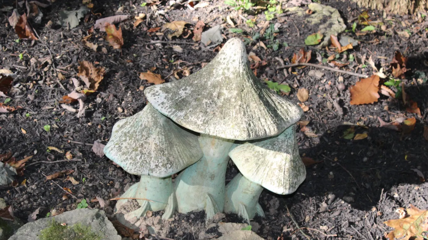 Mushroom Garden Statue