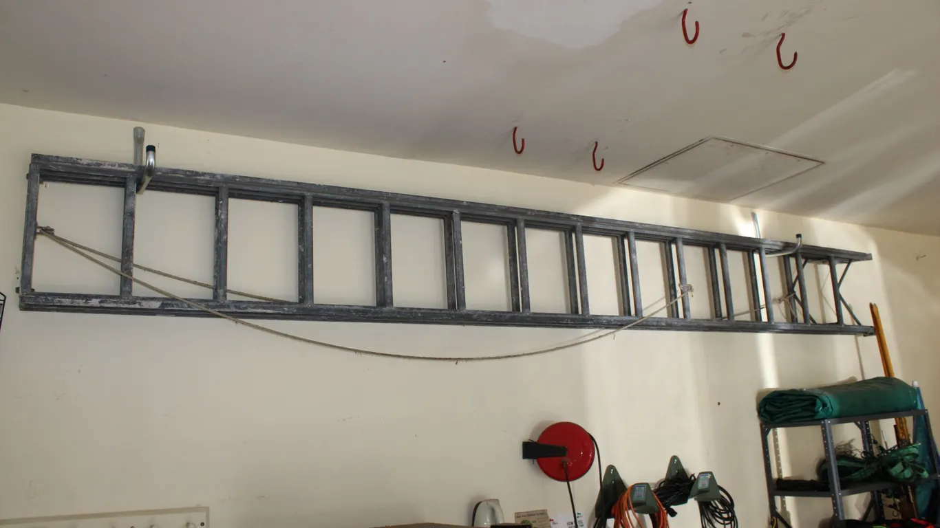 23 Foot Extension Ladder