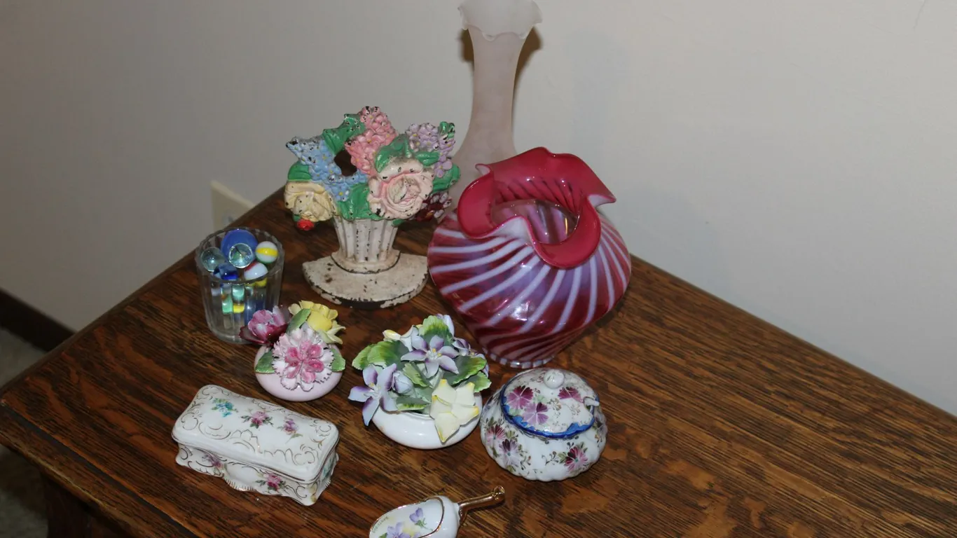 Porcelain & Art Glass