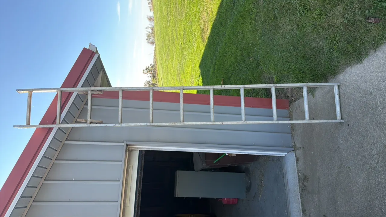 10’ SECTION OF ALUMINUM EXTENSION LADDER