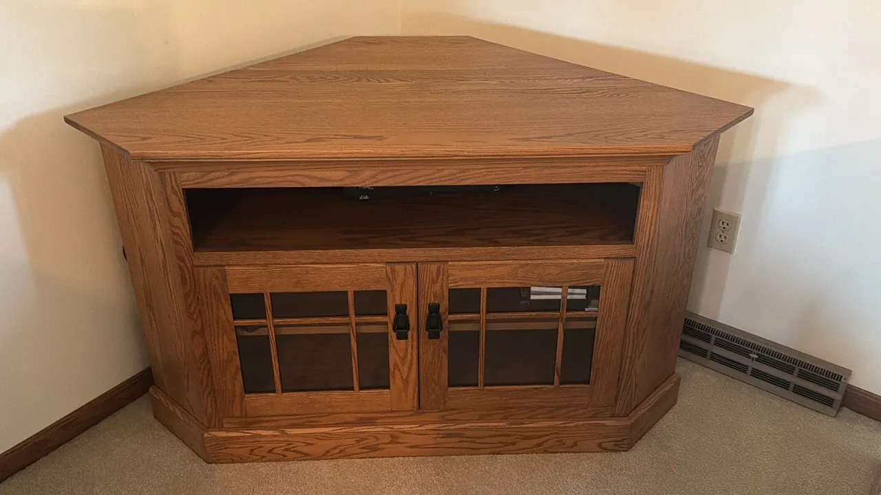 OAK CORNER STYLE ENTERTAINMENT STAND/CENTER