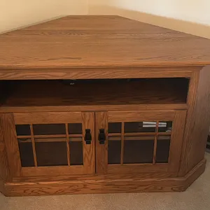 OAK CORNER STYLE ENTERTAINMENT STAND/CENTER
