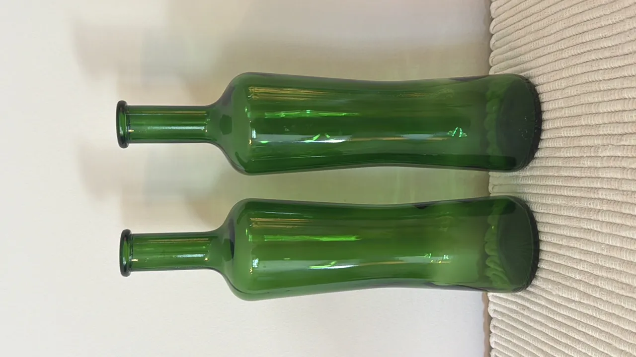 VINTAGE EMERALD GREEN APOTHECARY BOTTLES
