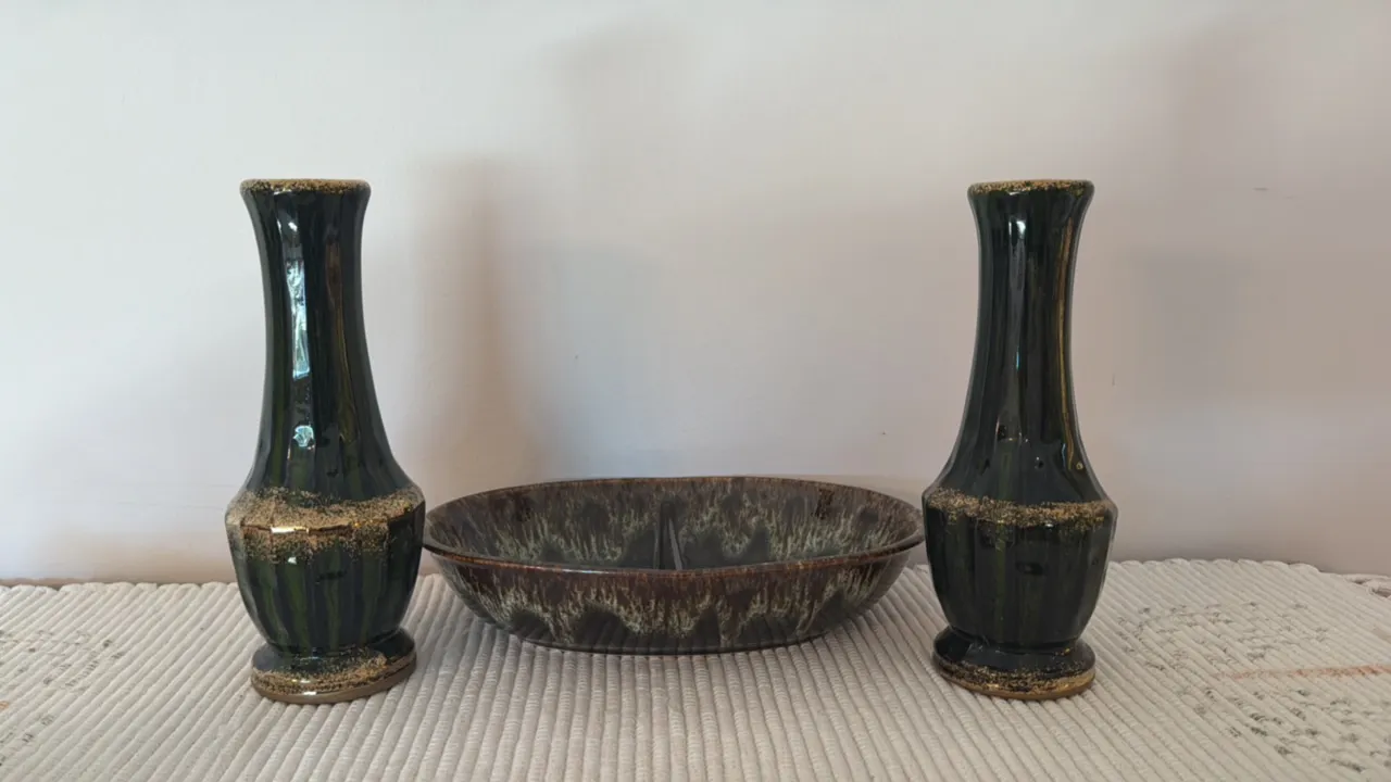 GLAZED POTTERY VASES AND DISH