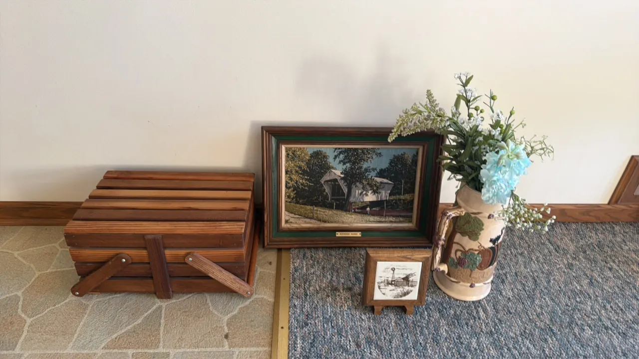 WOODEN PICNIC LUNCH BOX AND HOME DECOR
