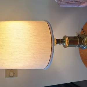 VINTAGE BRASS BASE TABLE TOP LAMP