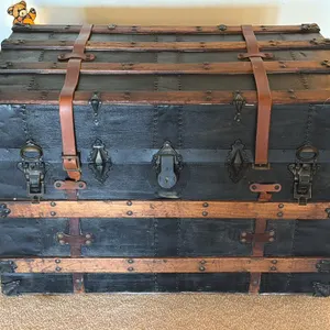 LARGE ANTIQUE STEAMER TRUNK