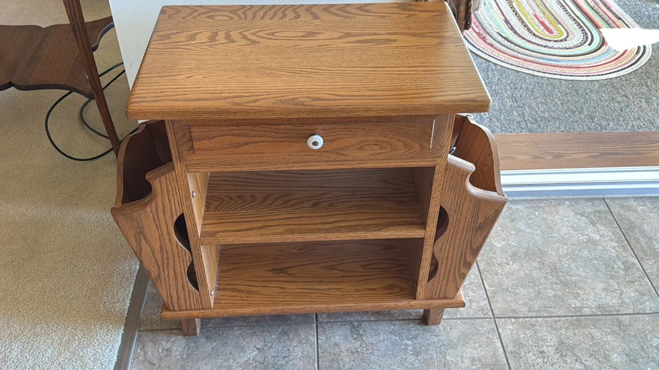 SOLID OAK SINGLE DRAWER END TABLE WITH DUAL MAGAZINE RACK