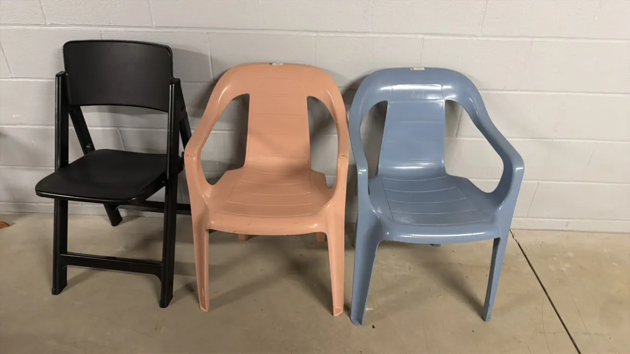 SET OF PLASTIC CHAIRS