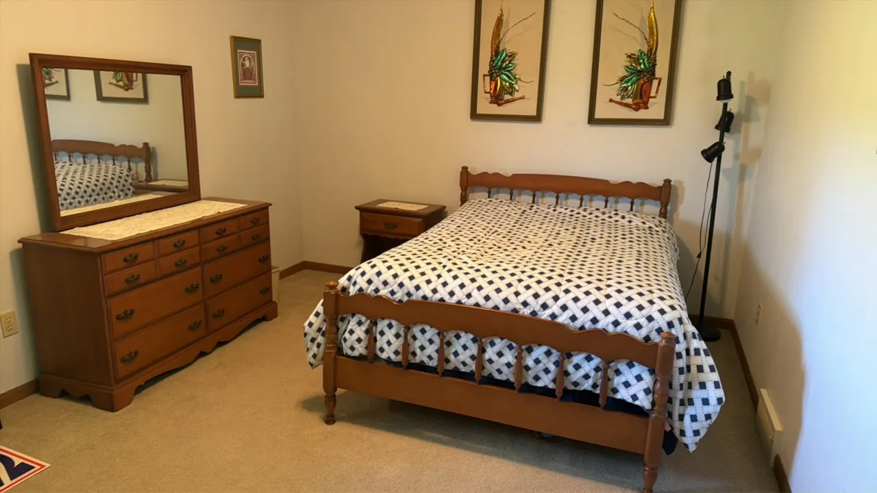 SOLID WOOD BEDROOM SET (FULL SIZE BED FRAME)
