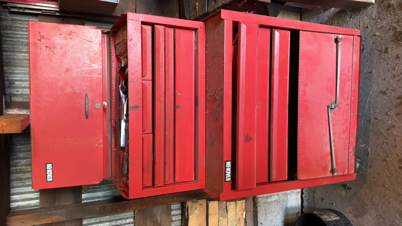 VINTAGE SNAPON TOOL CHEST WITH TOOL CONTENTS INCLUDED