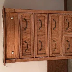 PULASKI KEEPSAKES COLLECTION BOW FRONT CHEST OF DRAWERS - SOLID OAK