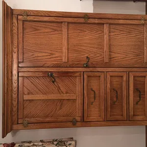 PULASKI KEEPSAKES COLLECTION GENTLEMAN'S ARMOIRE