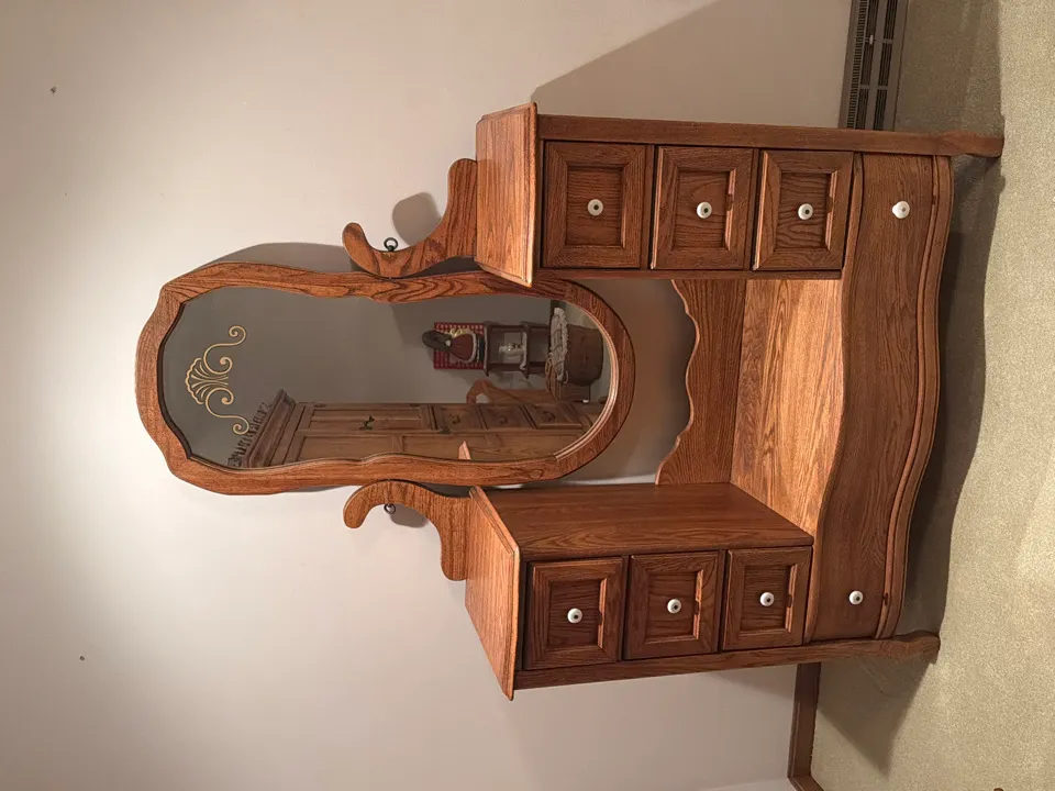 PULASKI KEEPSAKES COLLECTION VANITY DRESSER - SOLID OAK