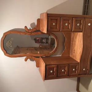 PULASKI KEEPSAKES COLLECTION VANITY DRESSER - SOLID OAK