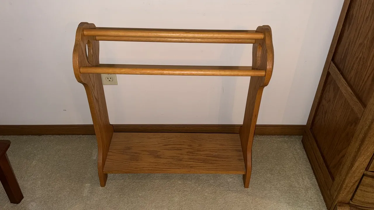 SOLID OAK AMISH QUILT STAND | WICKER BASKET | WOODEN STAND | BASKET | STUFFED MOTHER GOOSE