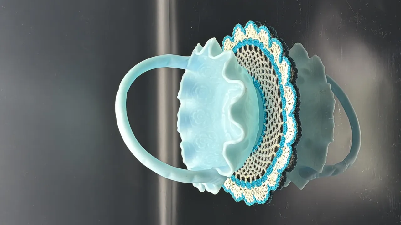 FENTON BLUE BASKET PERSIAN MEDALLION