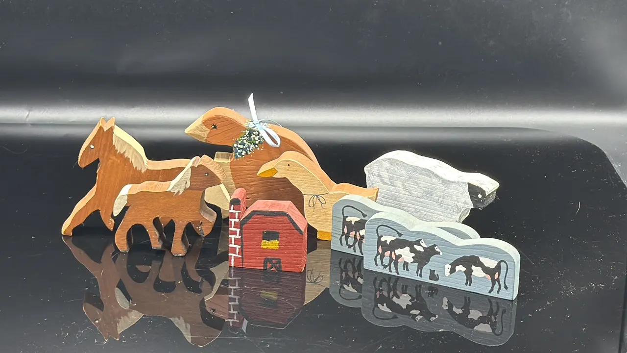 WOODEN ANIMAL SET