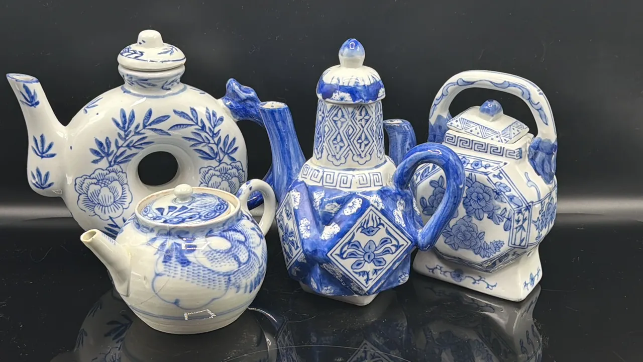 VINTAGE BLUE GLASSWARE