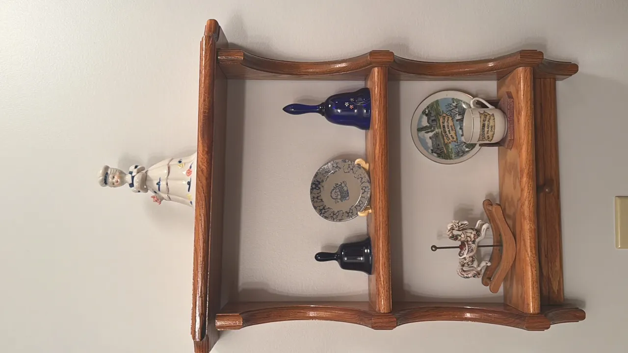 WOODEN SHELF AND ITS CONTENTS