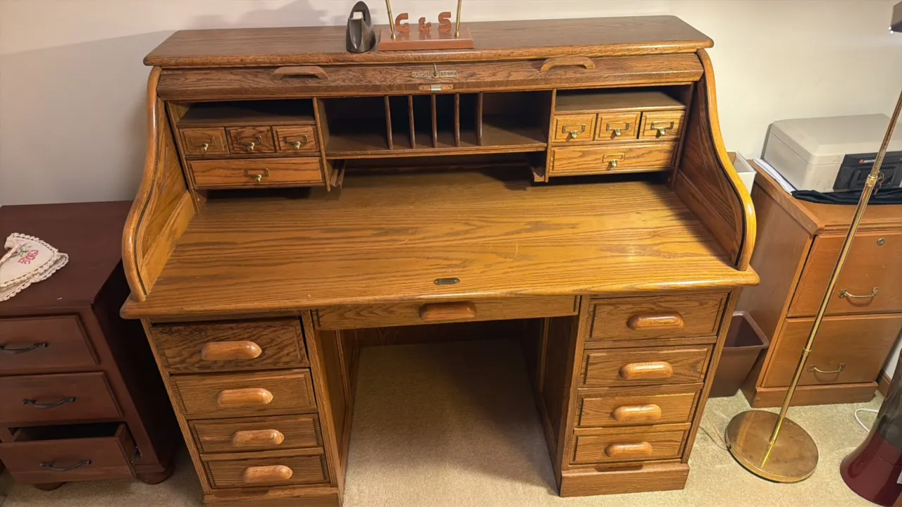 SOLID ROLL-TOP OFFICE DESK