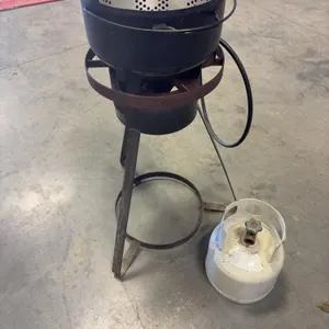 Metal Single Burner Cooker Stand w/ Propane Tank