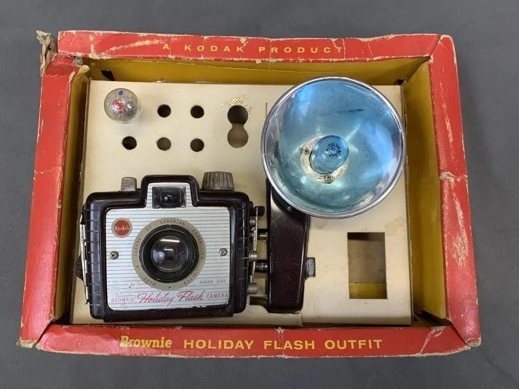 Boxed Vintage Kodak Brownie Camera