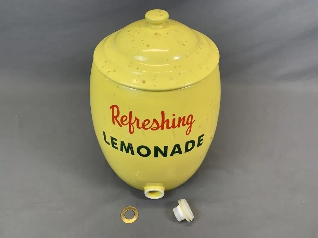 Vintage "REFRESHING LEMONADE" Dispenser w Lid