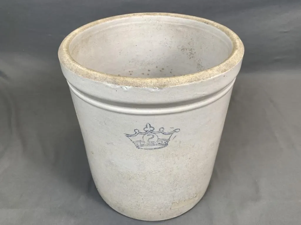 C1930 2 Gallon Crown Crock