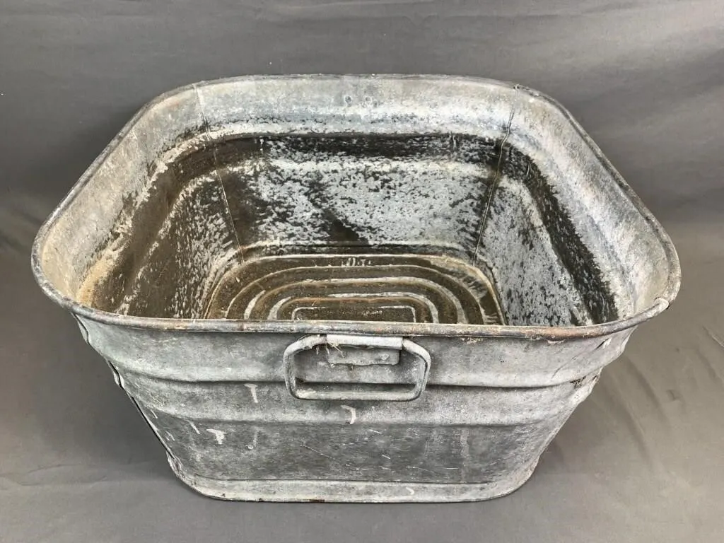 Antique Galvanized Wash Tub