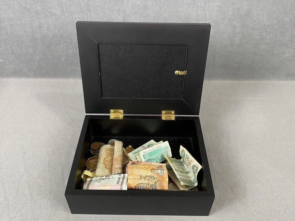 Quantity of Old Coins & Money