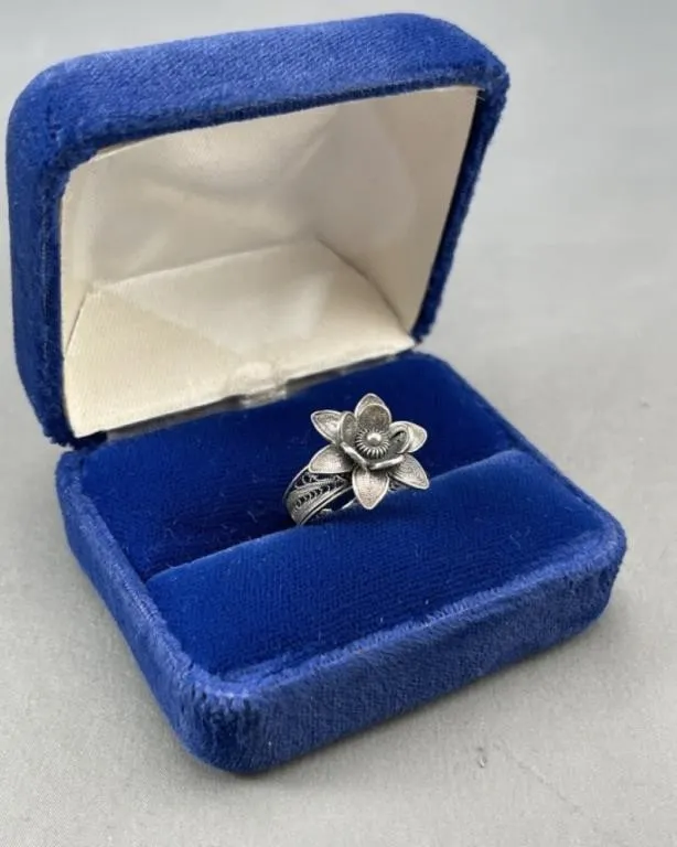Sterling Silver Filigree Scrollwork Floral Ring