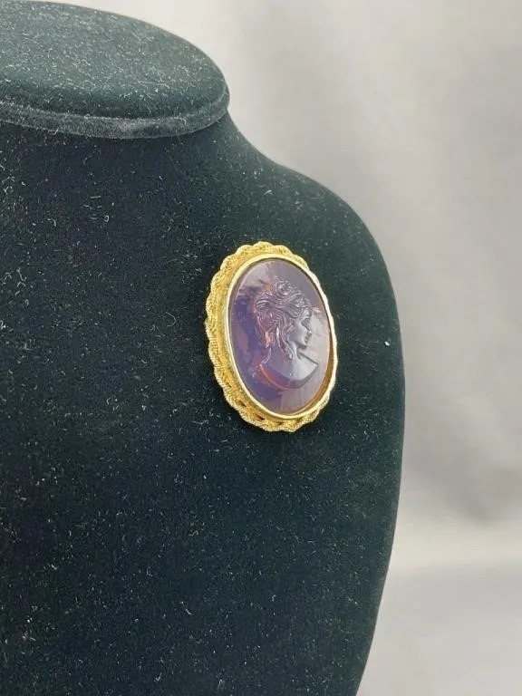 Large Victorian Amethyst Intaglio Cameo Brooch