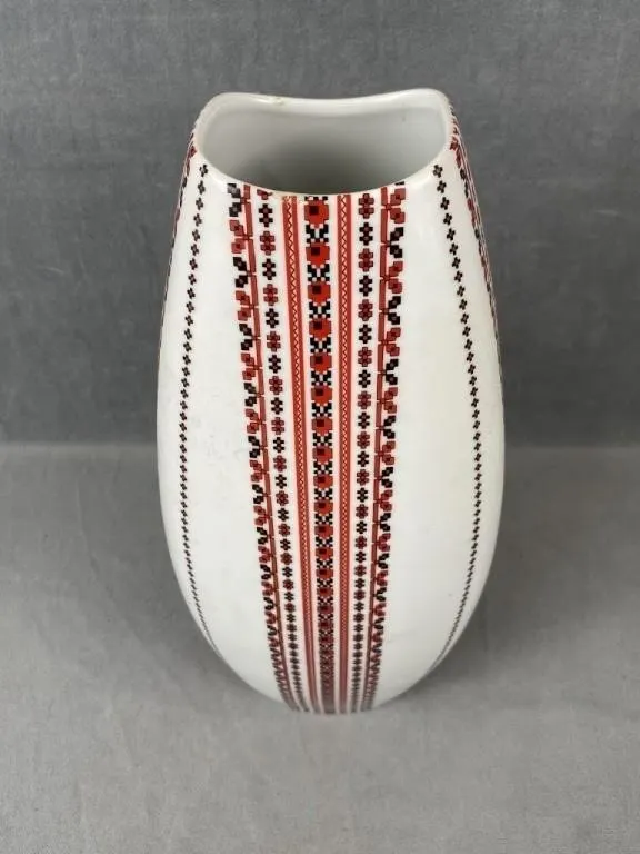 Large West German Kaiser Porcelain Vase