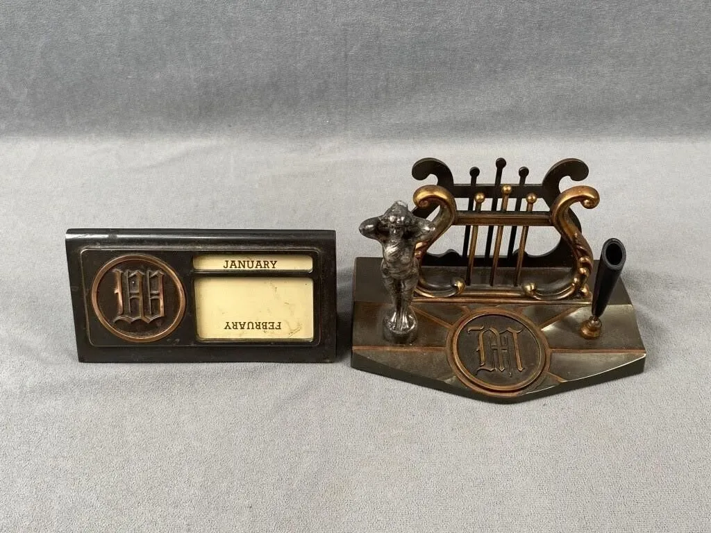 Personalised Desk Calendar & Pen Stand