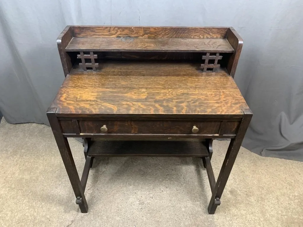 C1910 Oak Arts & Crafts Desk