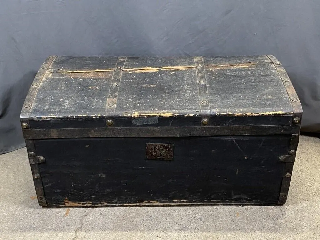 Pine Trunk in Original Finish