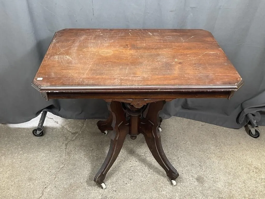 C1890 Walnut Parlour Table