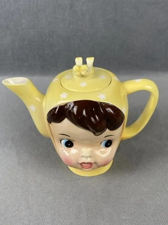 Yellow Miss Cutie-Pie Teapot w Brown Hair