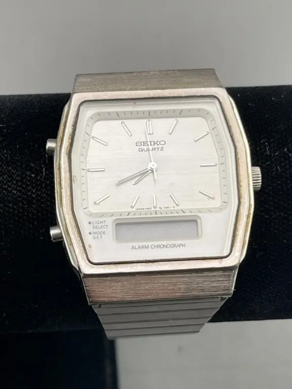 Vintage Seiko Quartz Alarm Chronograph Watch