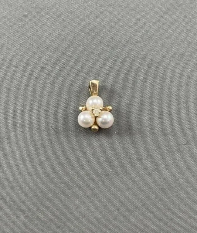 10K Gold Pearl Earrings