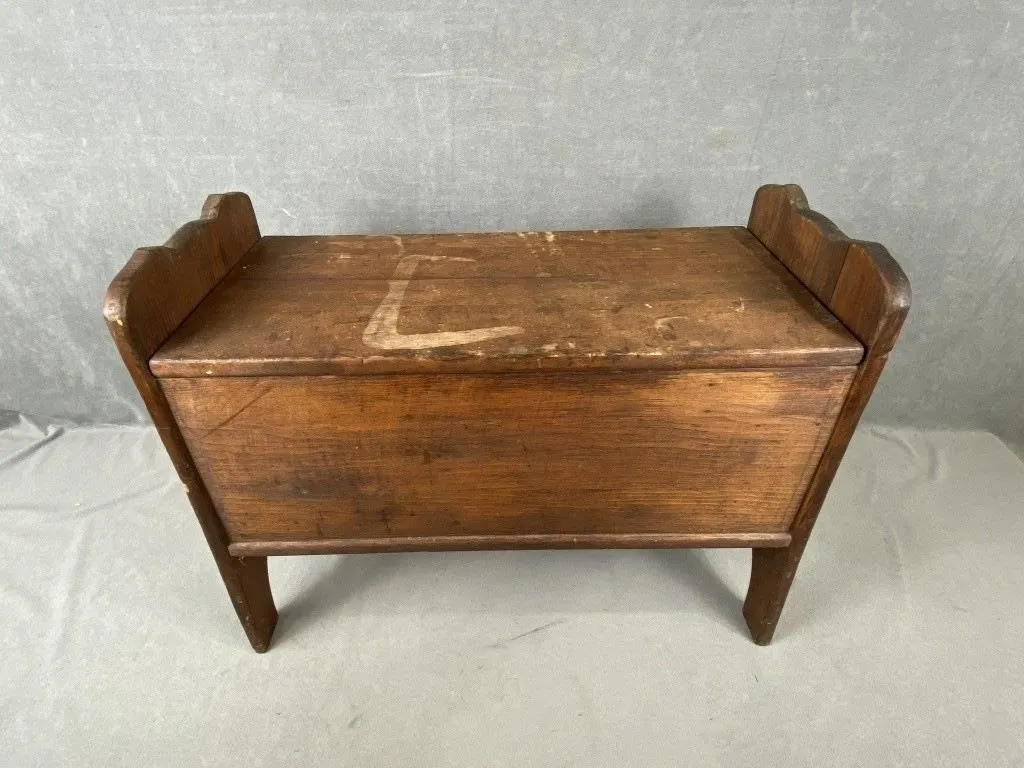 C1910 Pine Box w Side Cutouts