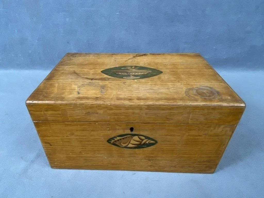 C1890 Oak Box w Decorative Panels