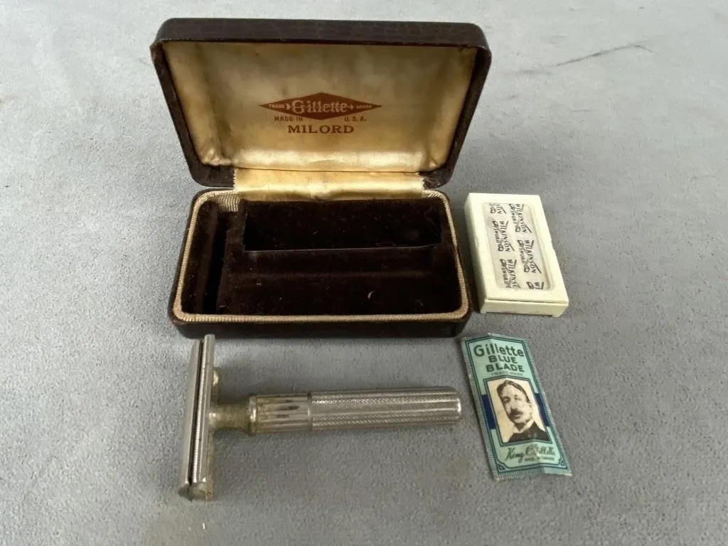 Cased Antique Safety Razor