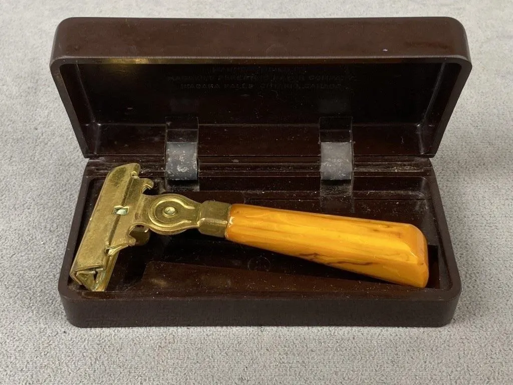 Cased Antique Safety Razor