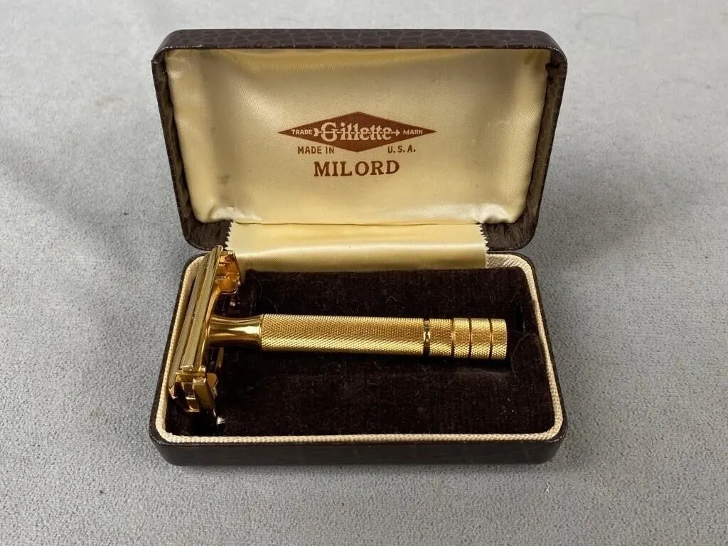 Cased Antique Safety Razor