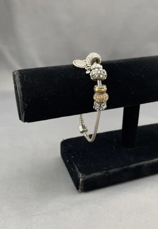 Pandora Bracelet w 7 Charms & Spacers