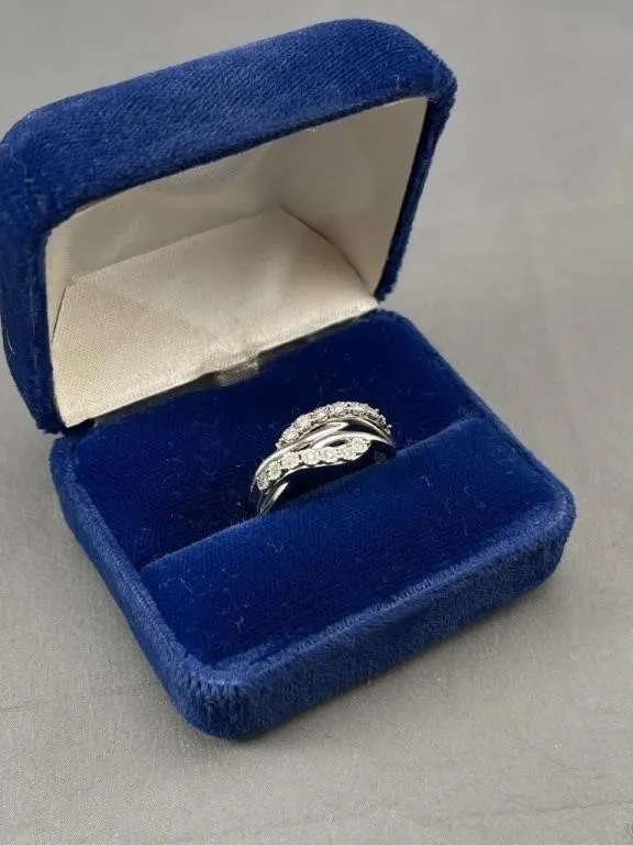 10K White Gold Diamond Ring