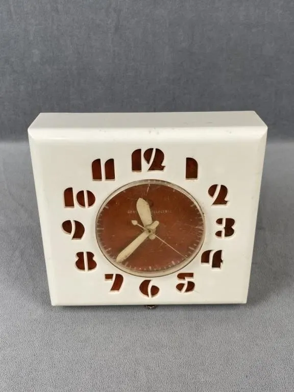 White & Red 1950s General Electric Kitchen Clock